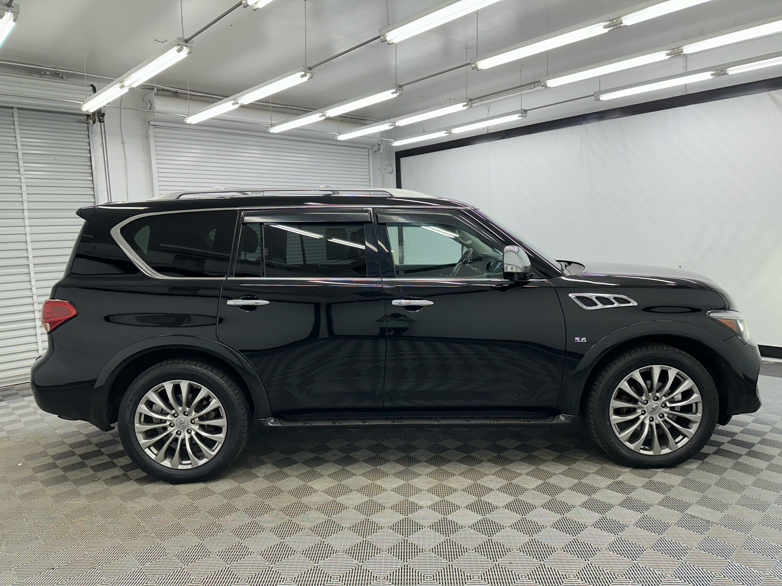 2017 INFINITI QX80 Base 6