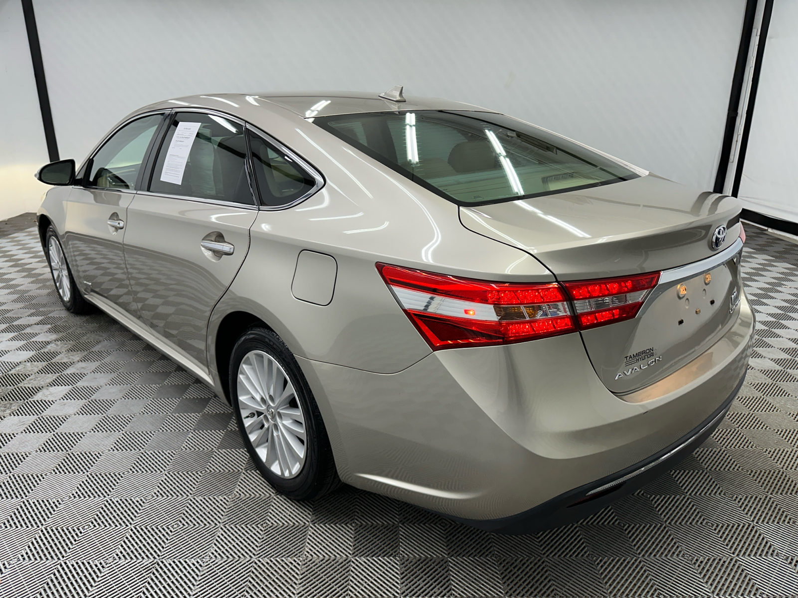 2013 Toyota Avalon Hybrid XLE Premium 3