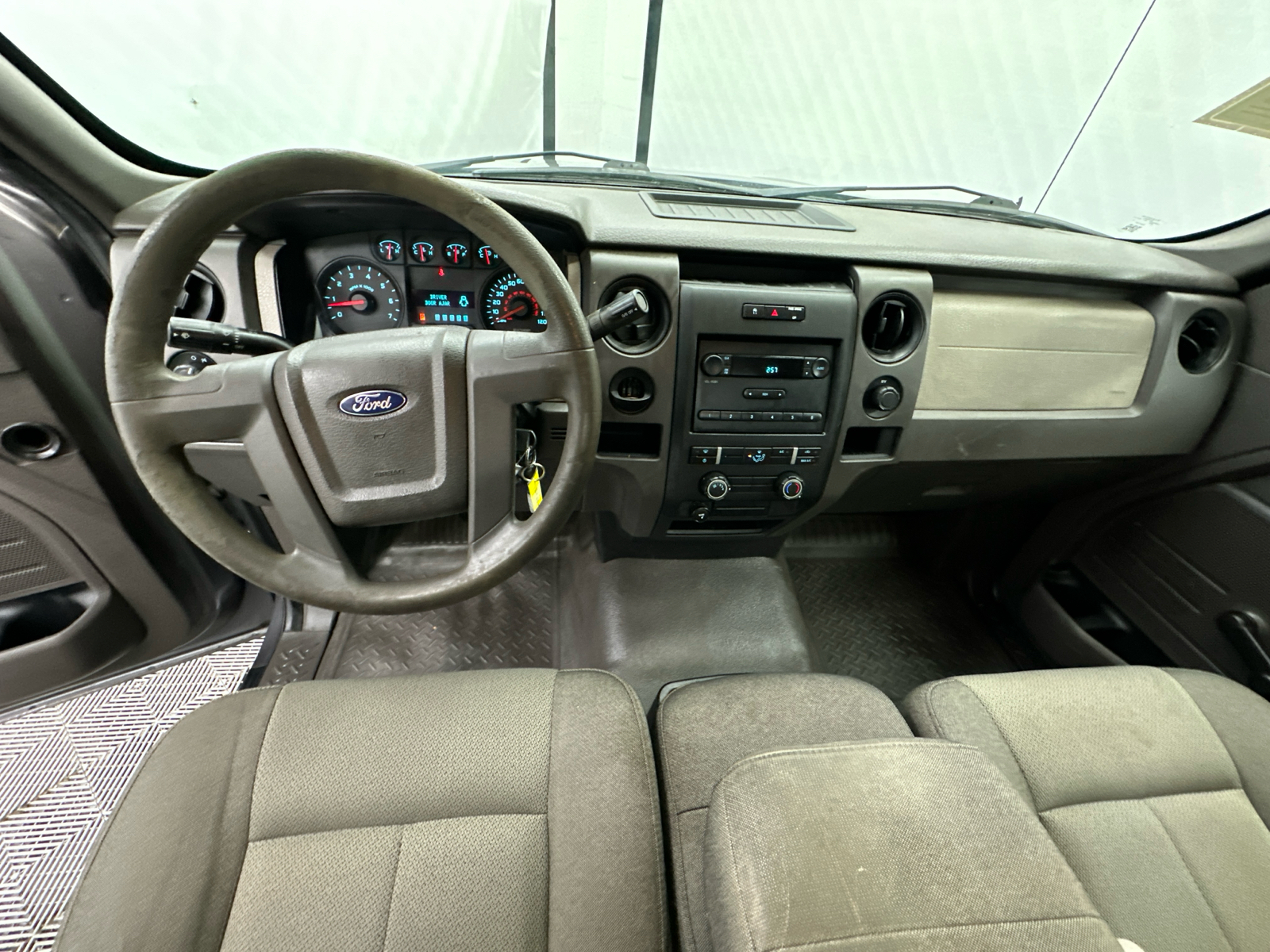 2010 Ford F-150 XL 18