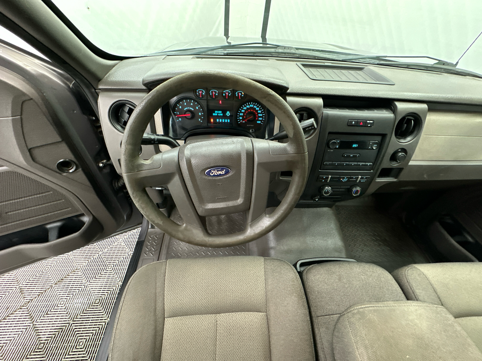 2010 Ford F-150 XL 19