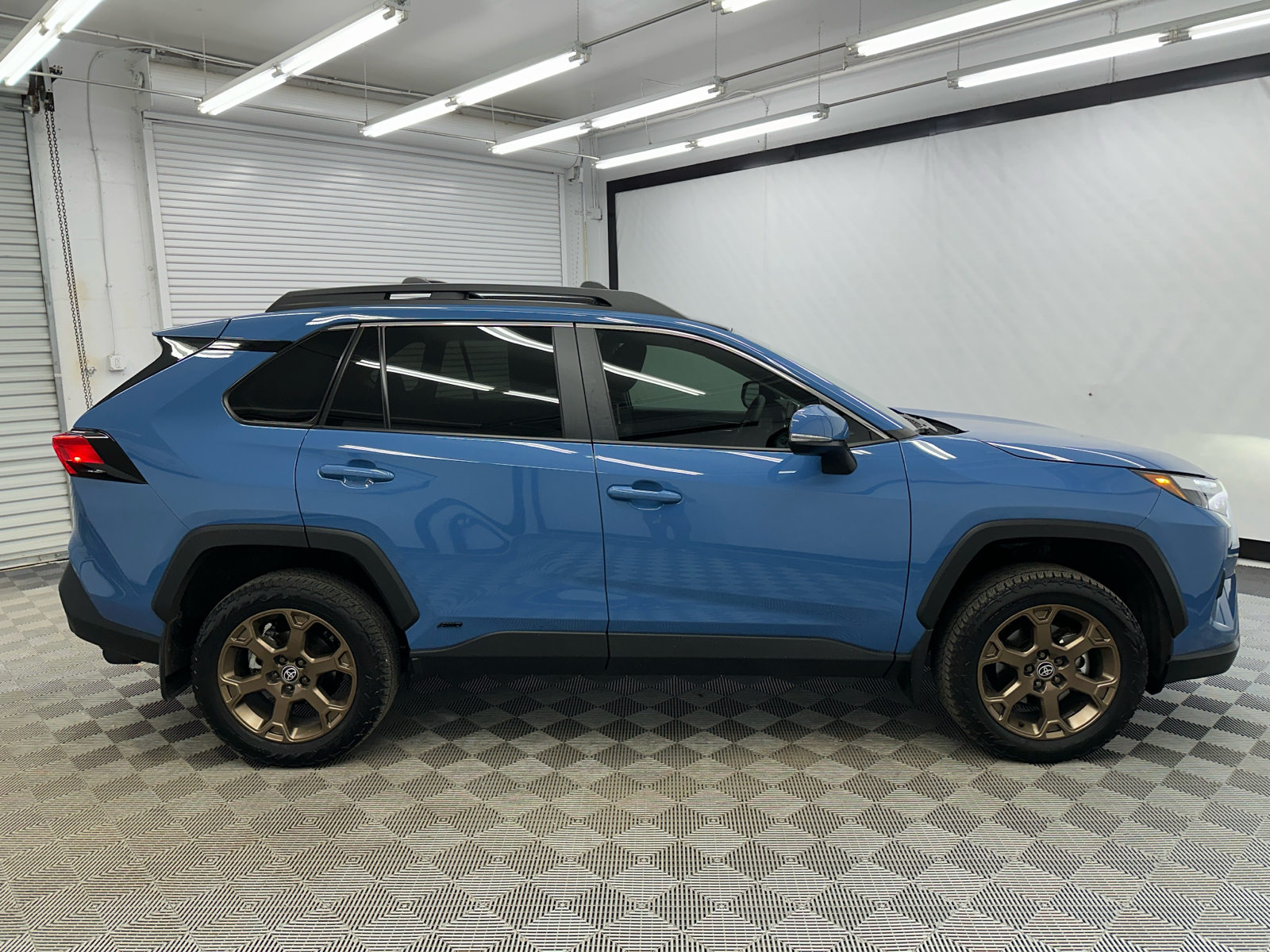 2023 Toyota RAV4 Hybrid Woodland Edition 6