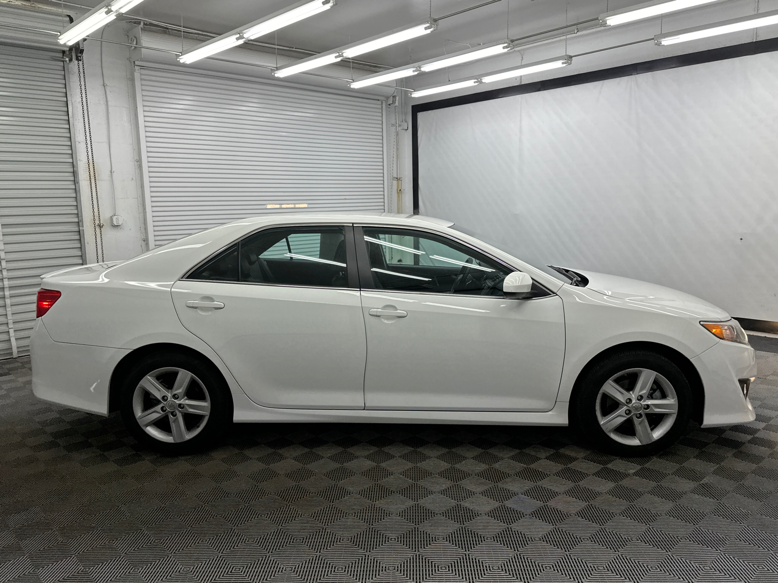 2014 Toyota Camry SE 6