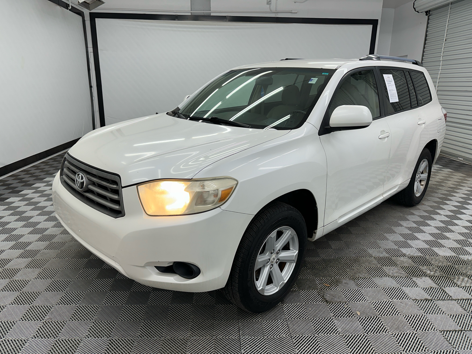 2010 Toyota Highlander Base 1