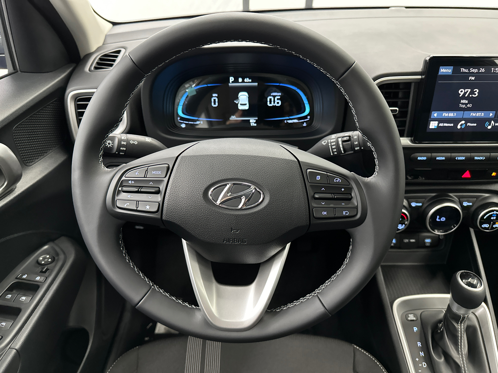 2024 Hyundai Venue SEL 25