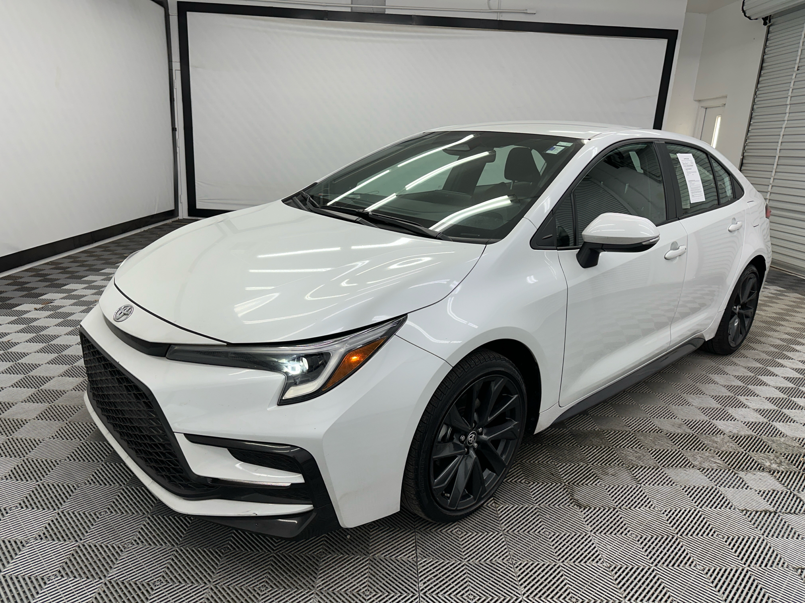 2024 Toyota Corolla SE 1