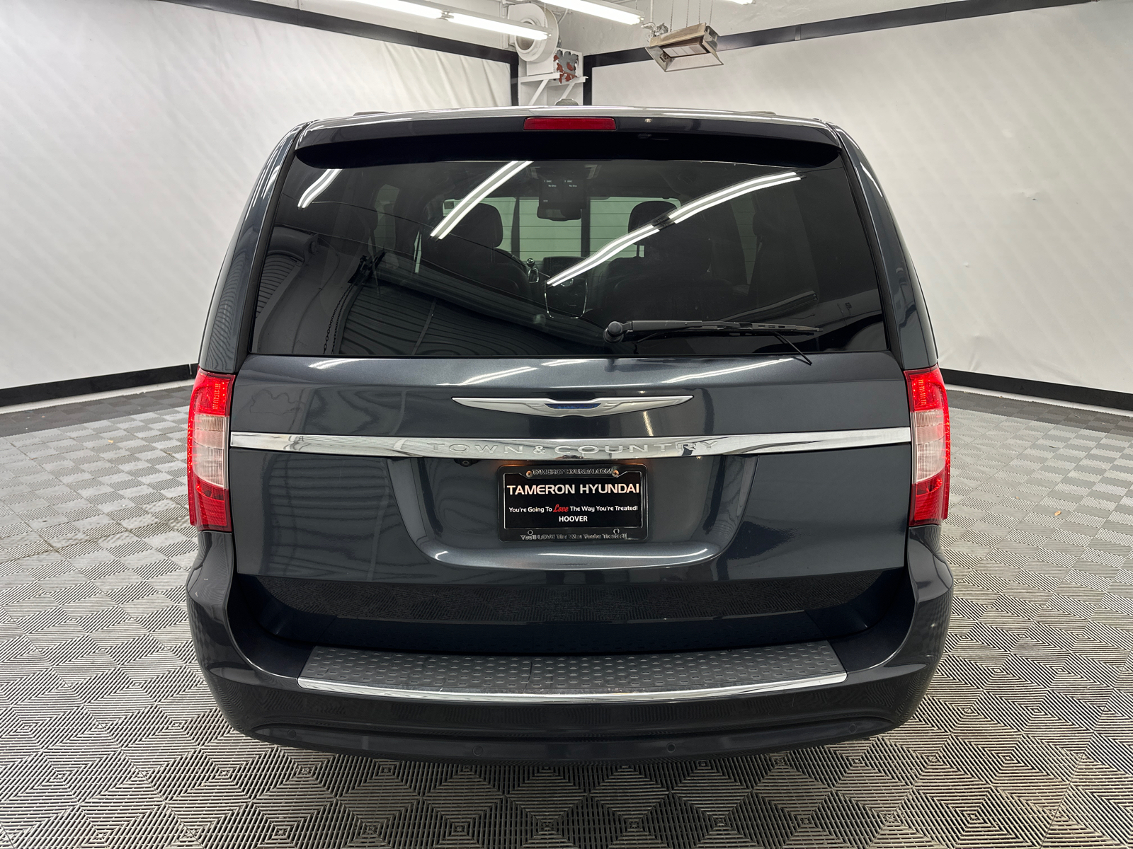 2014 Chrysler Town & Country Touring-L 4