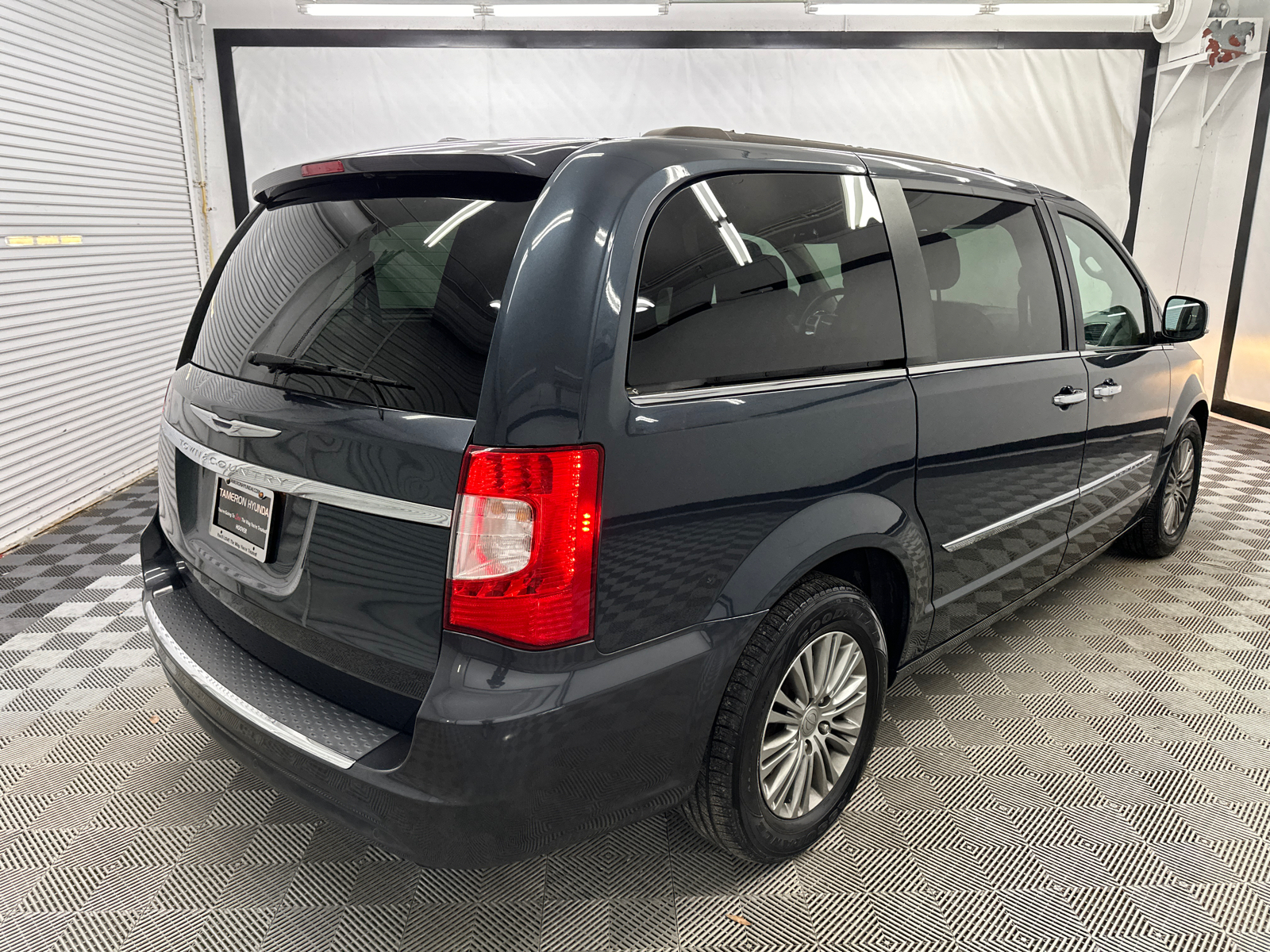 2014 Chrysler Town & Country Touring-L 5