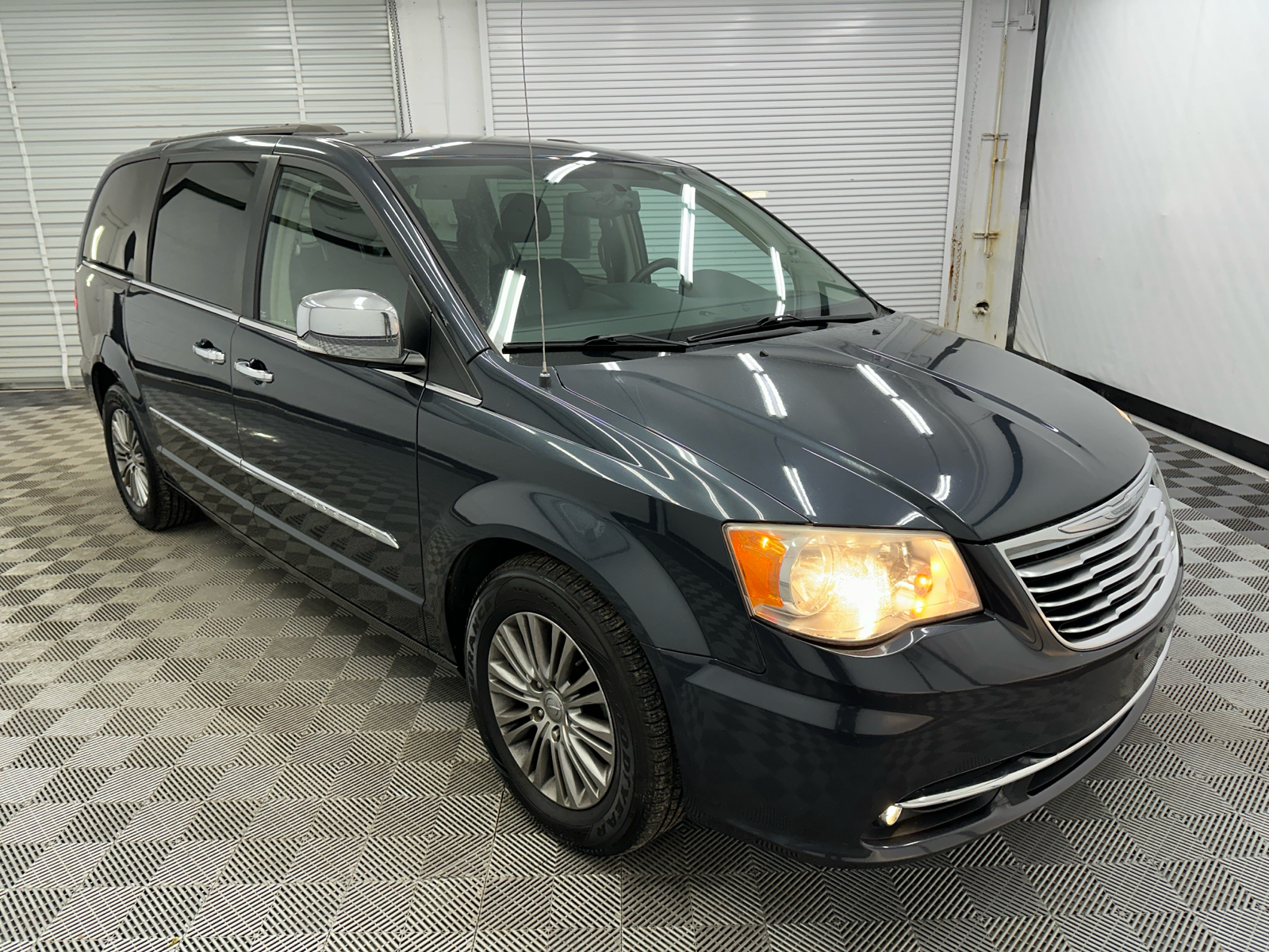 2014 Chrysler Town & Country Touring-L 7