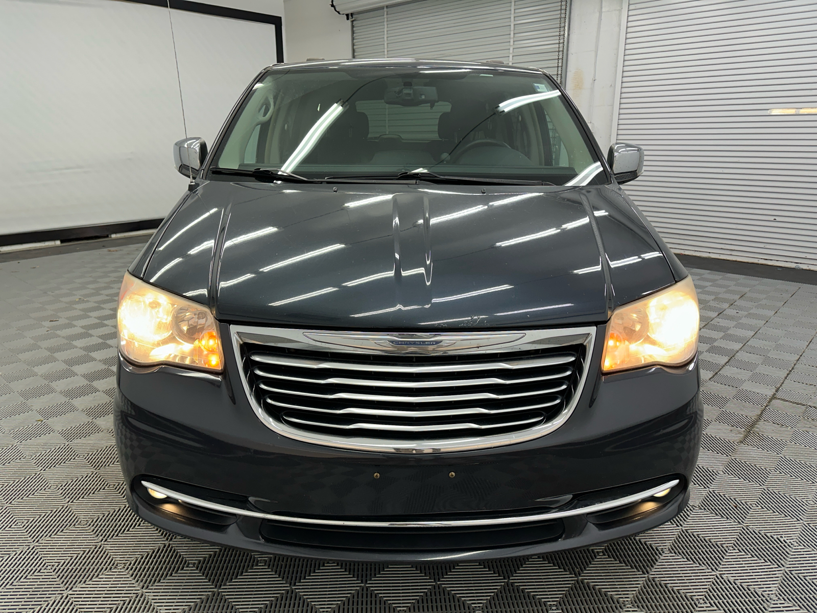 2014 Chrysler Town & Country Touring-L 8