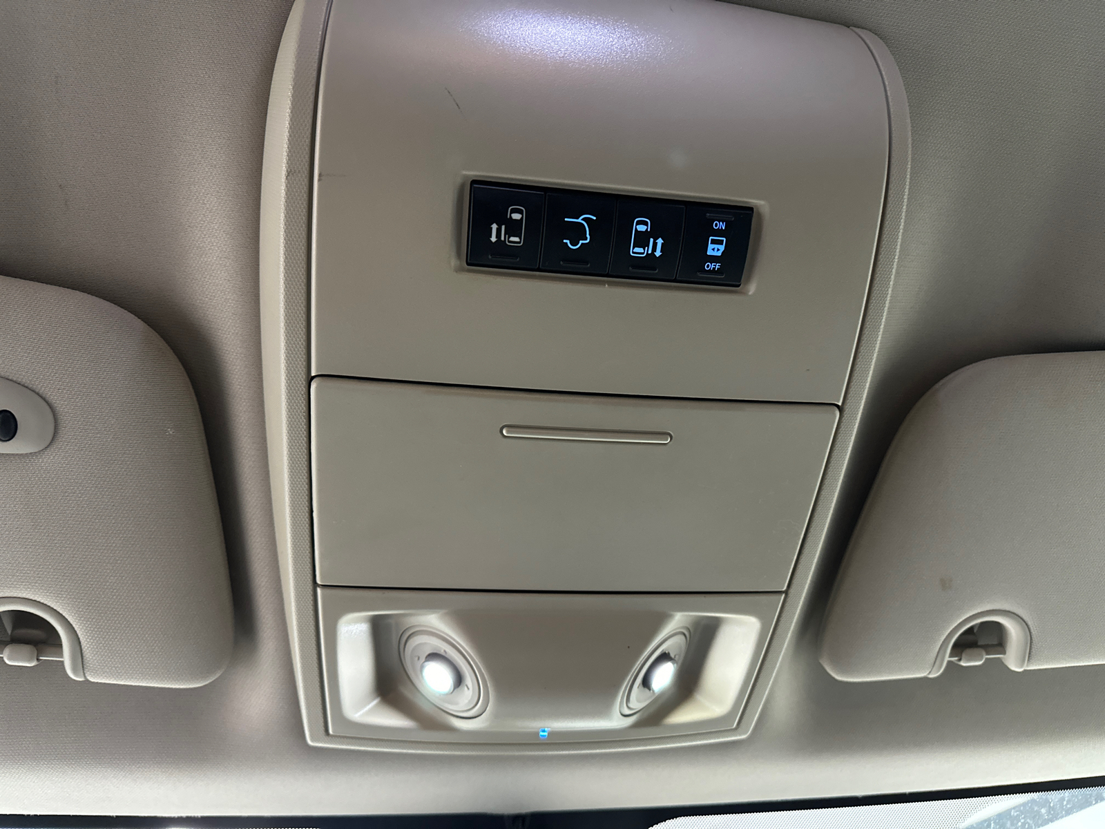 2014 Chrysler Town & Country Touring-L 34