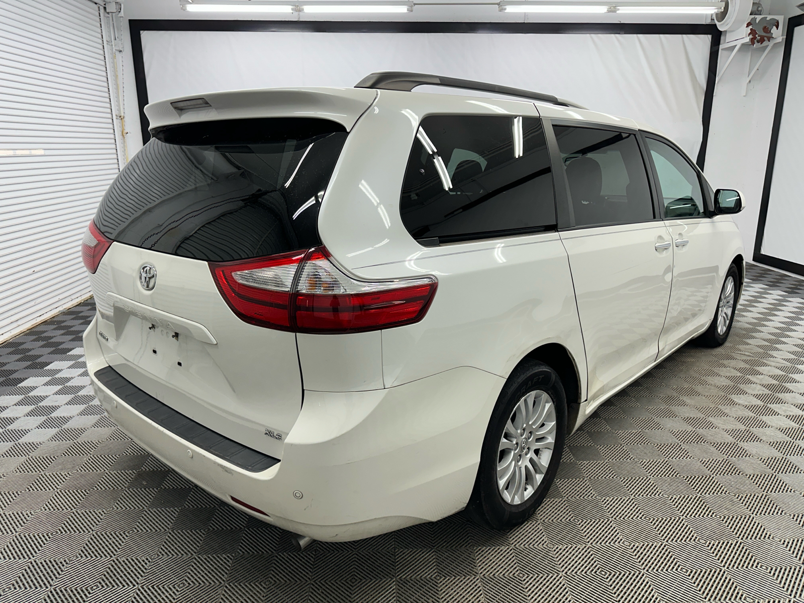 2015 Toyota Sienna XLE 5