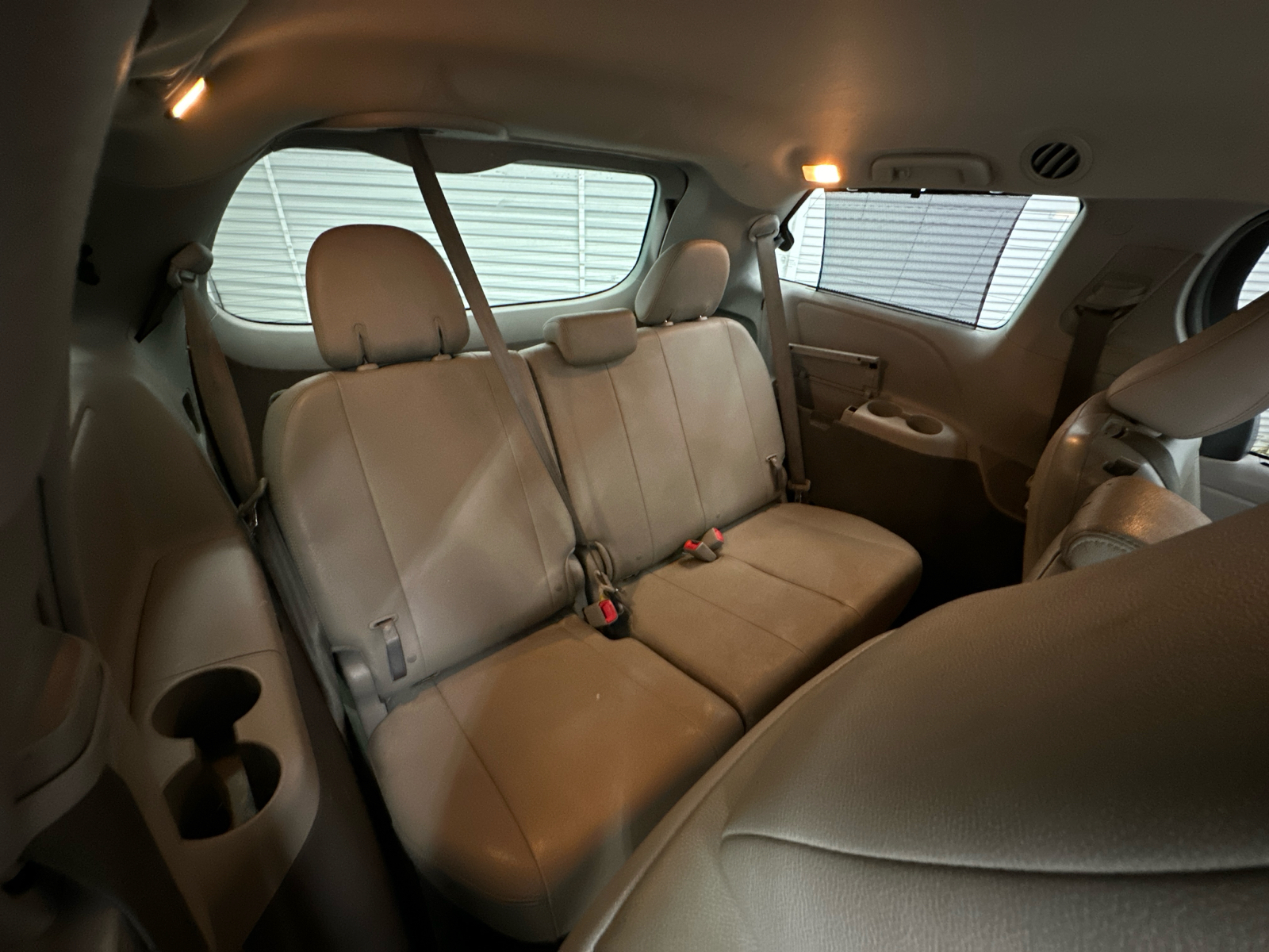 2015 Toyota Sienna XLE 17