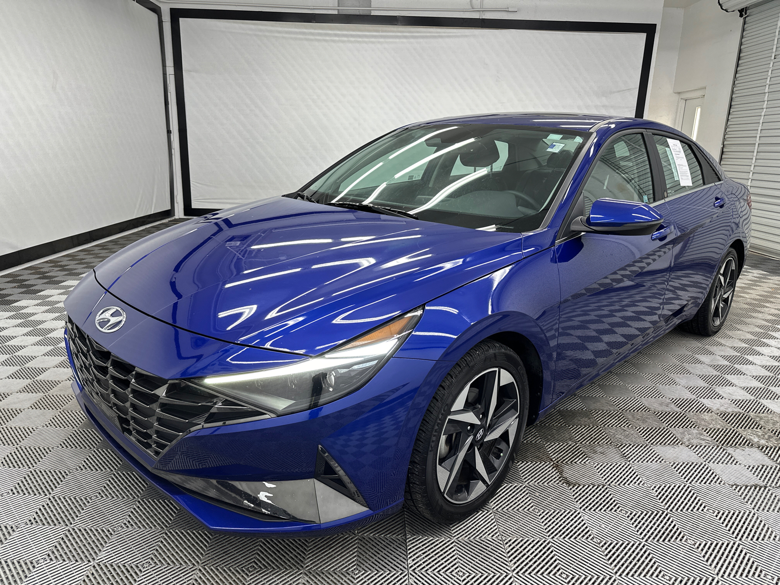 2022 Hyundai Elantra Limited 1