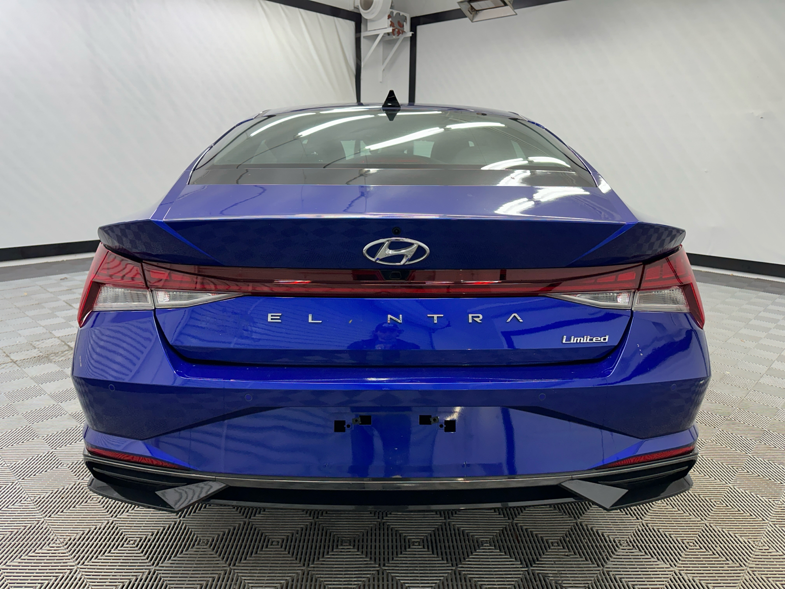 2022 Hyundai Elantra Limited 4