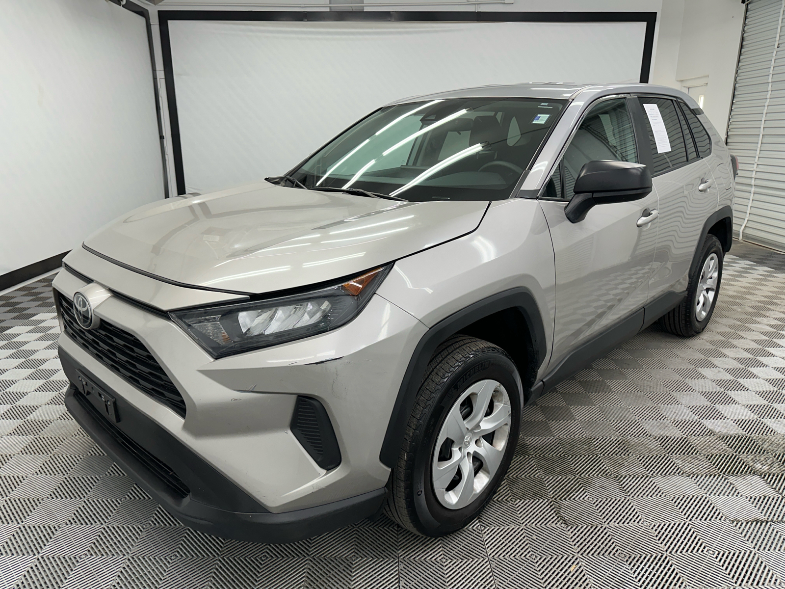 2022 Toyota RAV4 LE 1