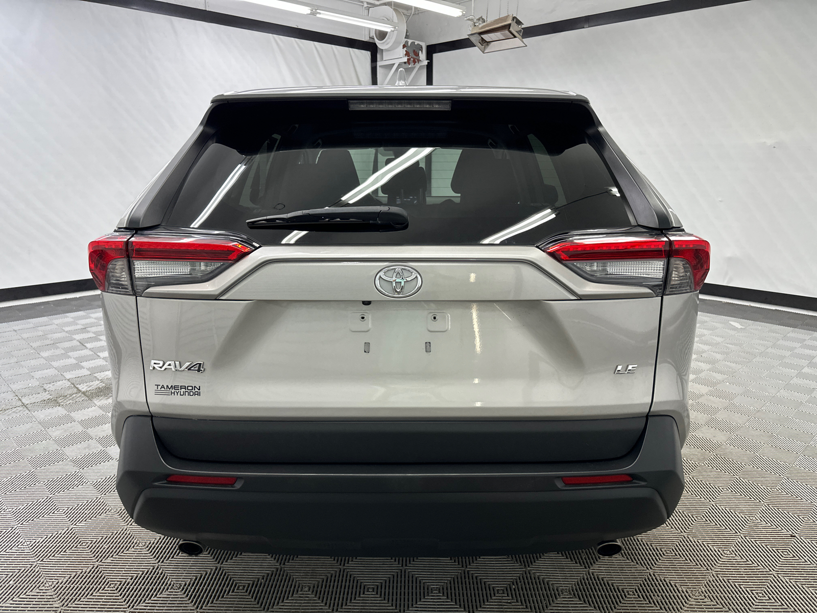 2022 Toyota RAV4 LE 4