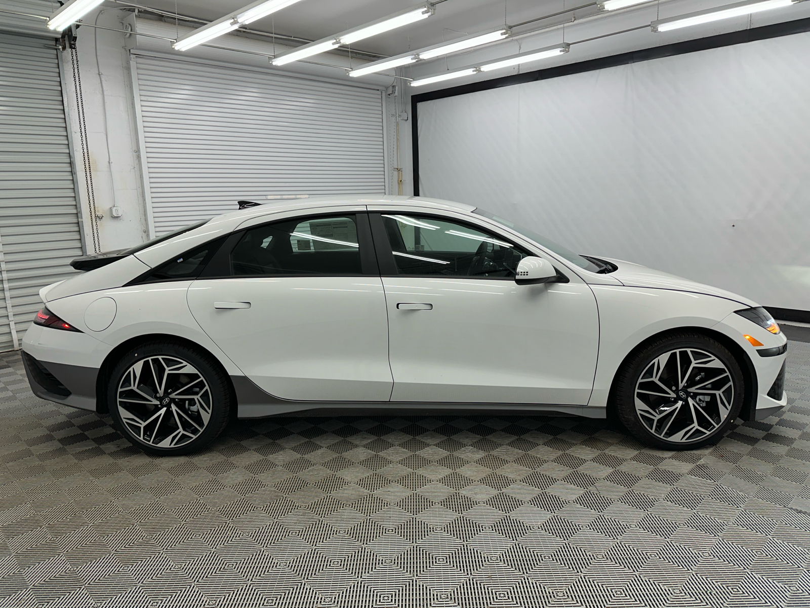 2025 Hyundai IONIQ 6 SEL 6