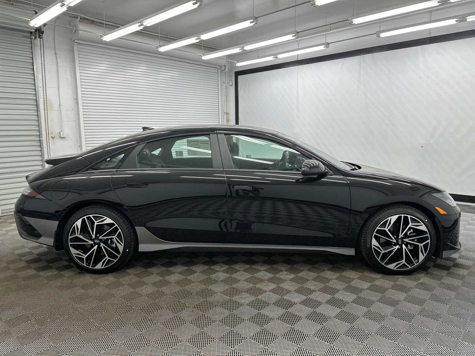 2025 Hyundai IONIQ 6 SEL 6