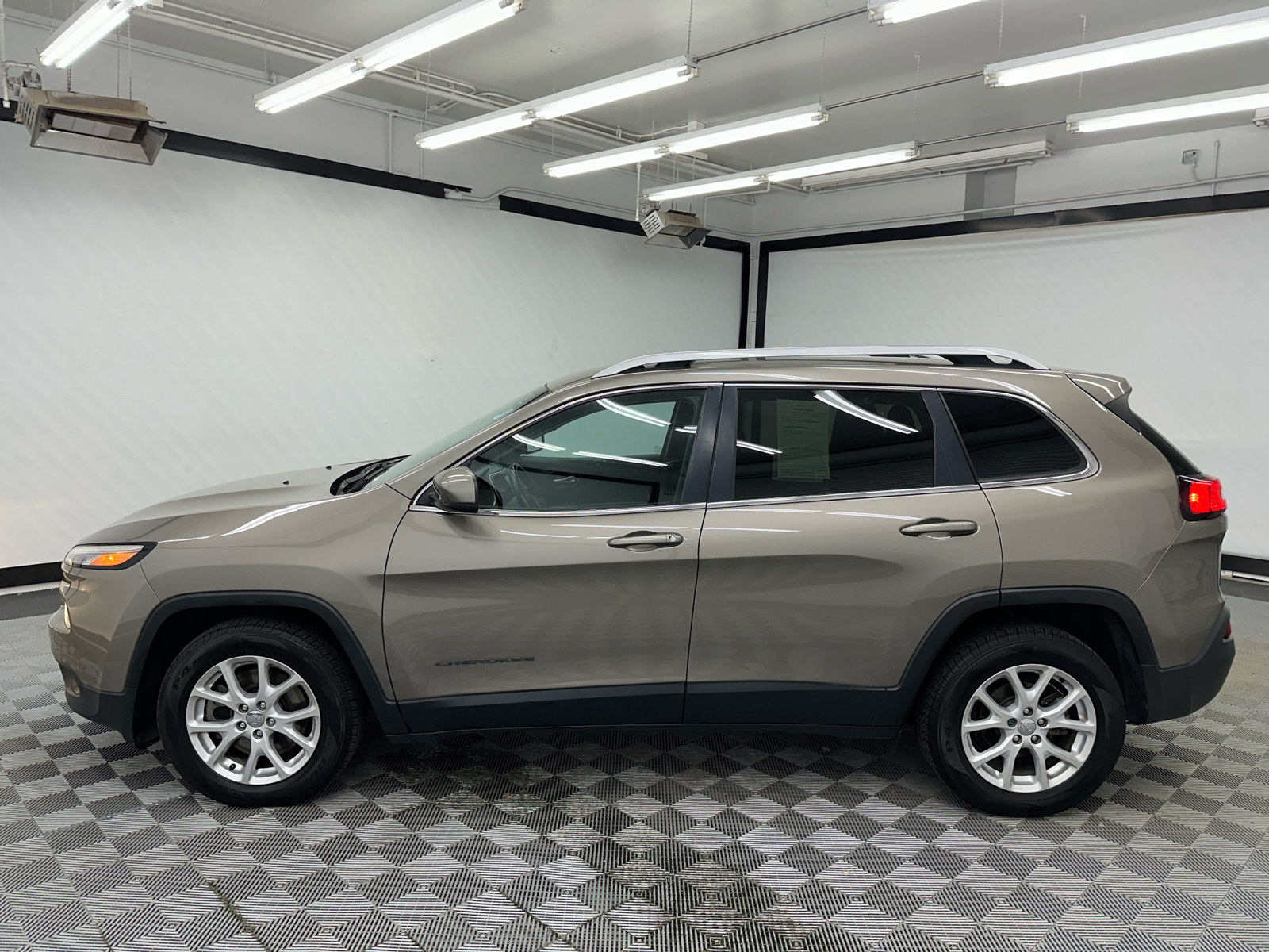 2016 Jeep Cherokee Latitude 2