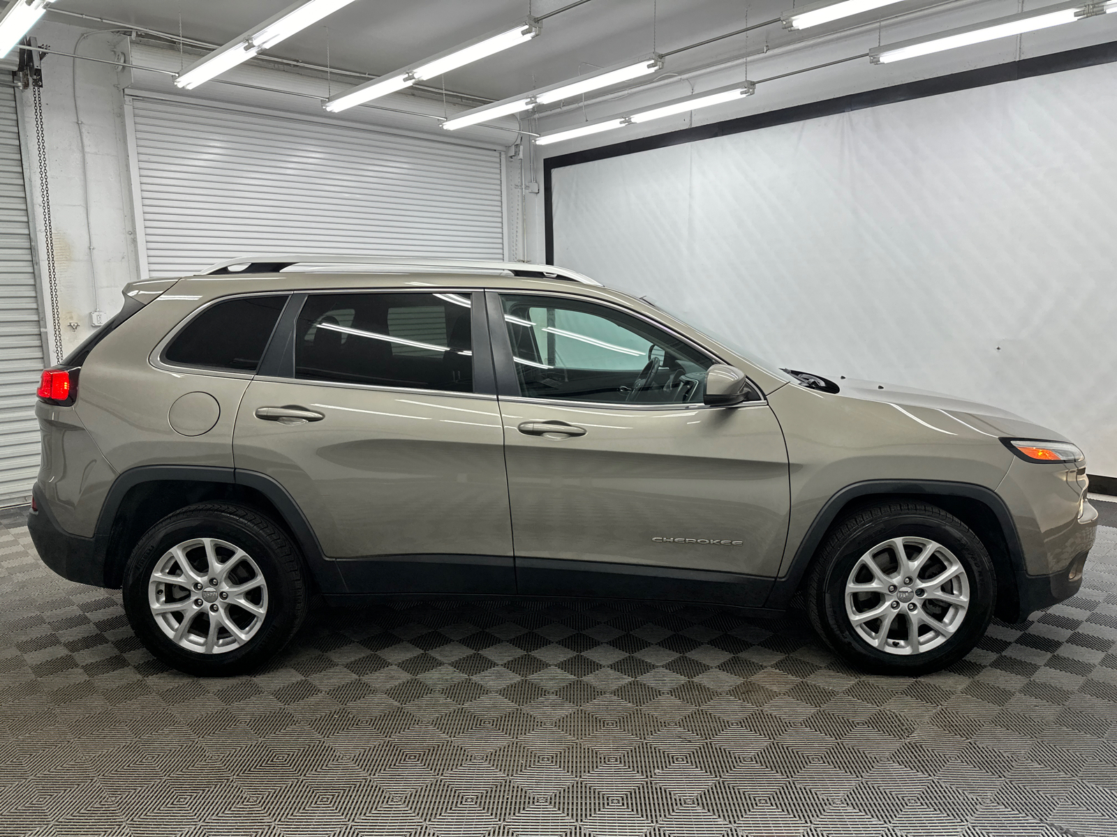 2016 Jeep Cherokee Latitude 6