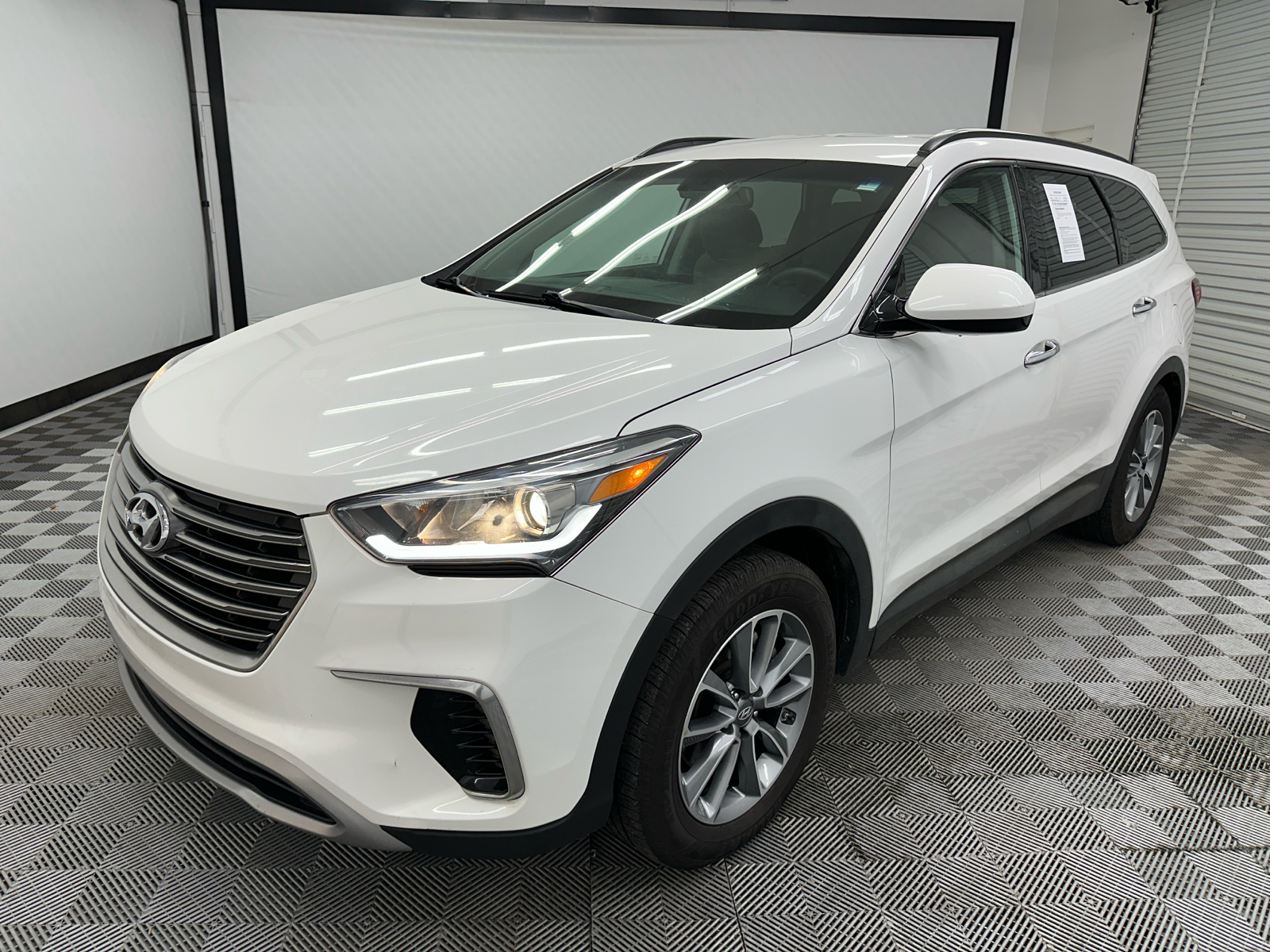 2019 Hyundai Santa Fe XL SE 1