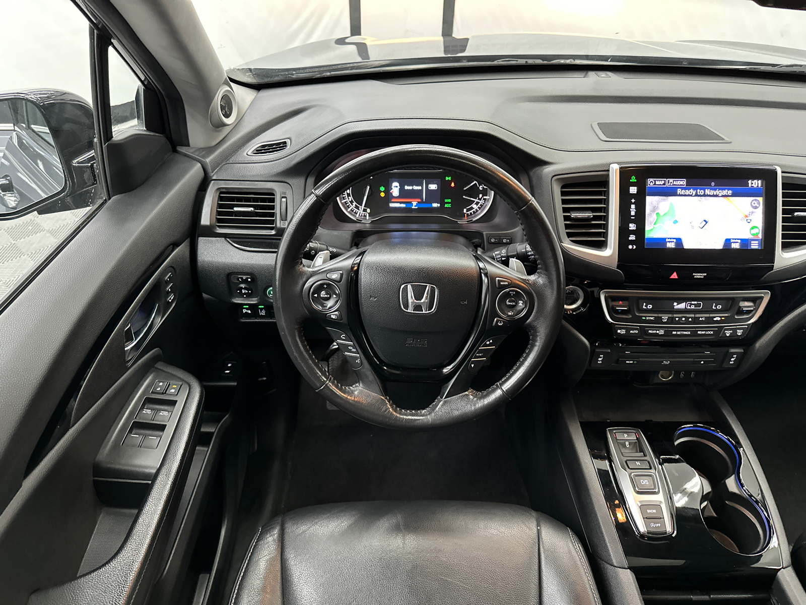 2016 Honda Pilot Touring 29