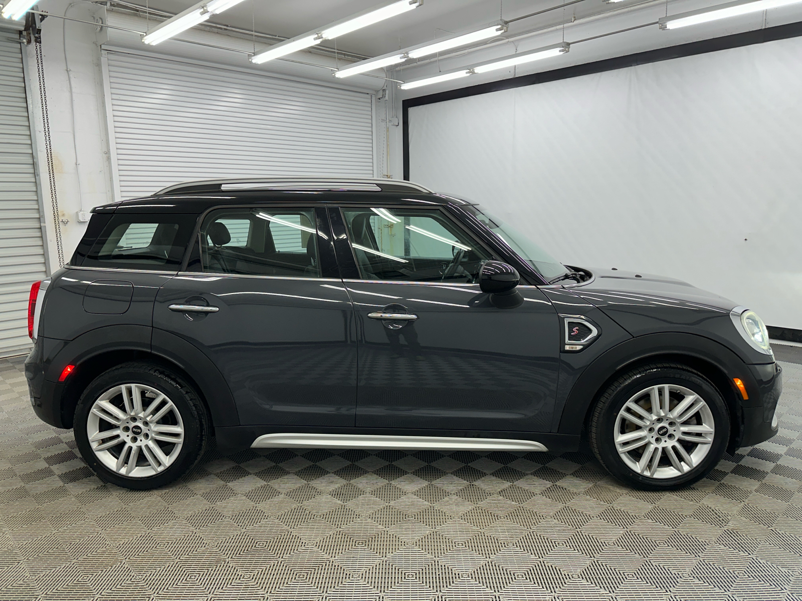 2017 MINI Cooper S Countryman Base 6