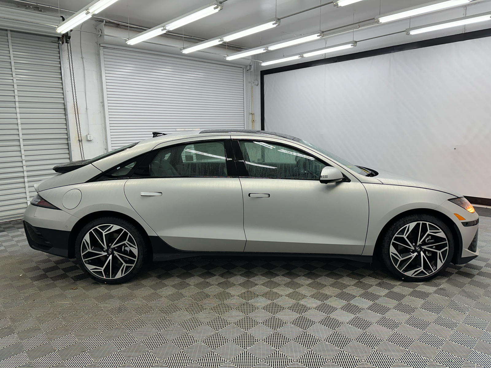 2025 Hyundai IONIQ 6 Limited 6