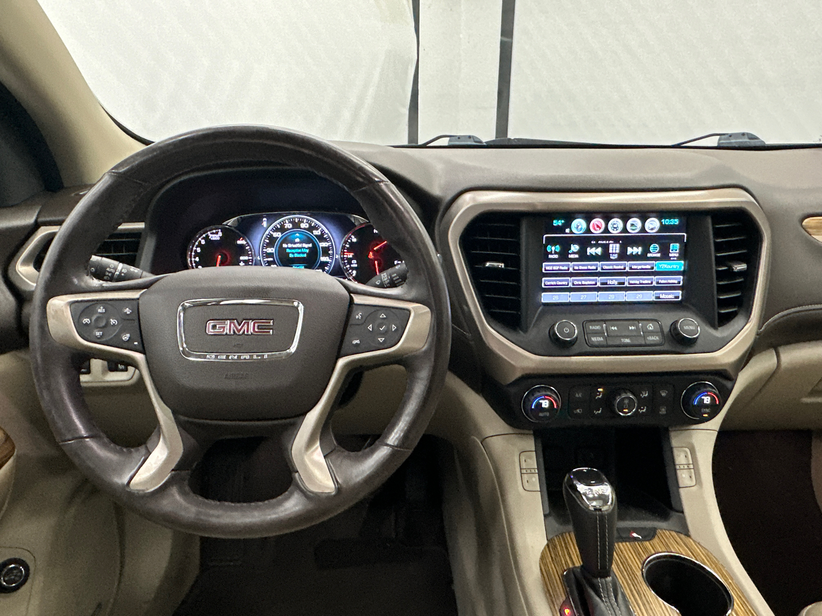 2017 GMC Acadia Denali 30