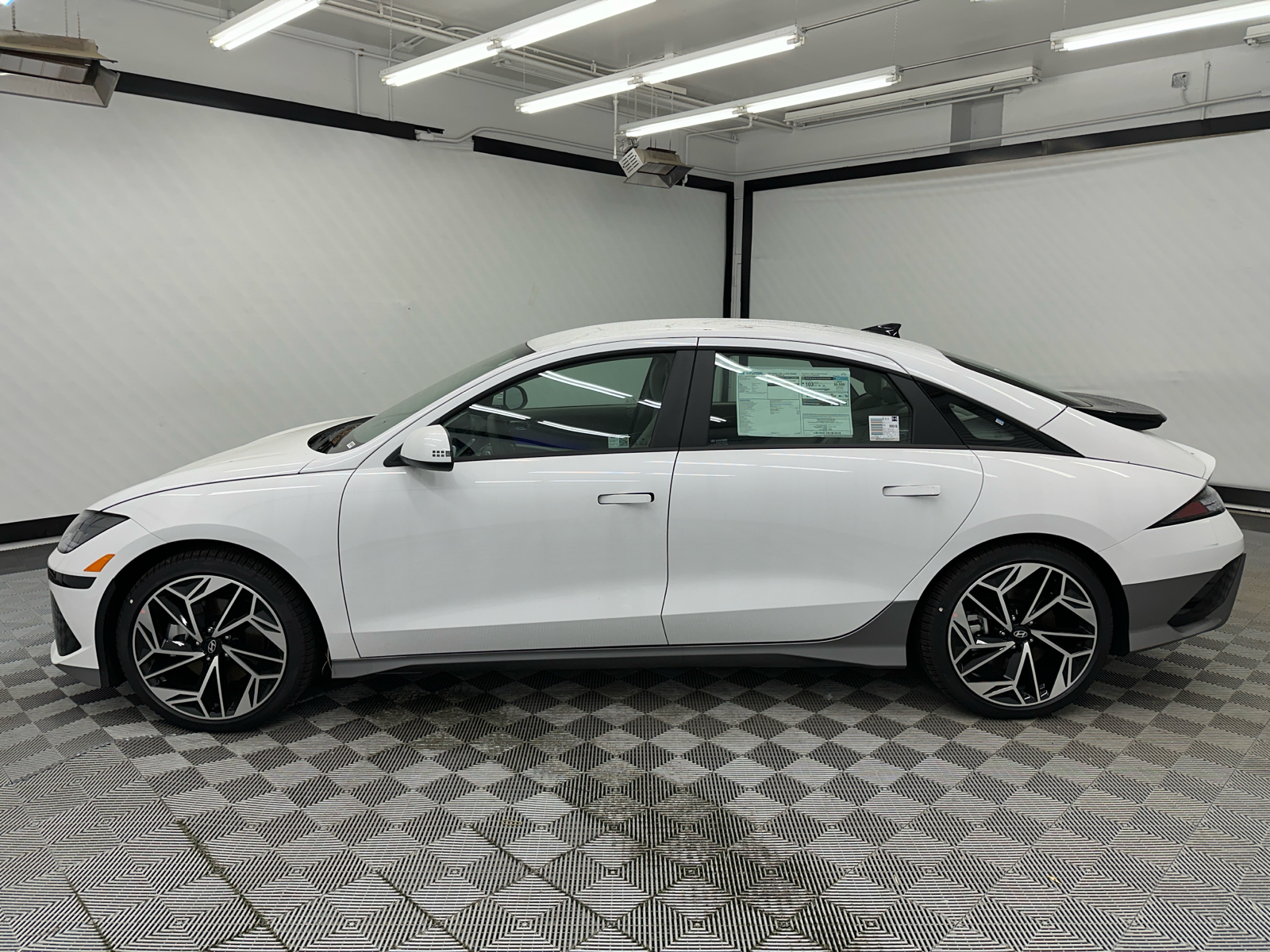 2025 Hyundai IONIQ 6 SEL 2