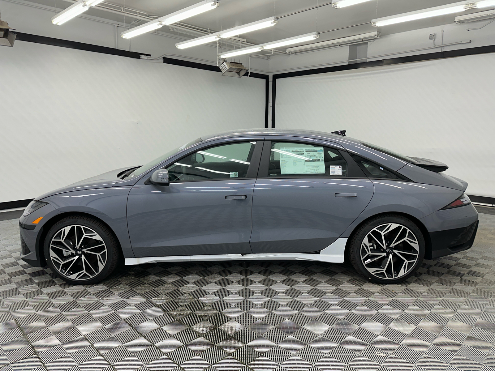 2025 Hyundai IONIQ 6 SEL 2