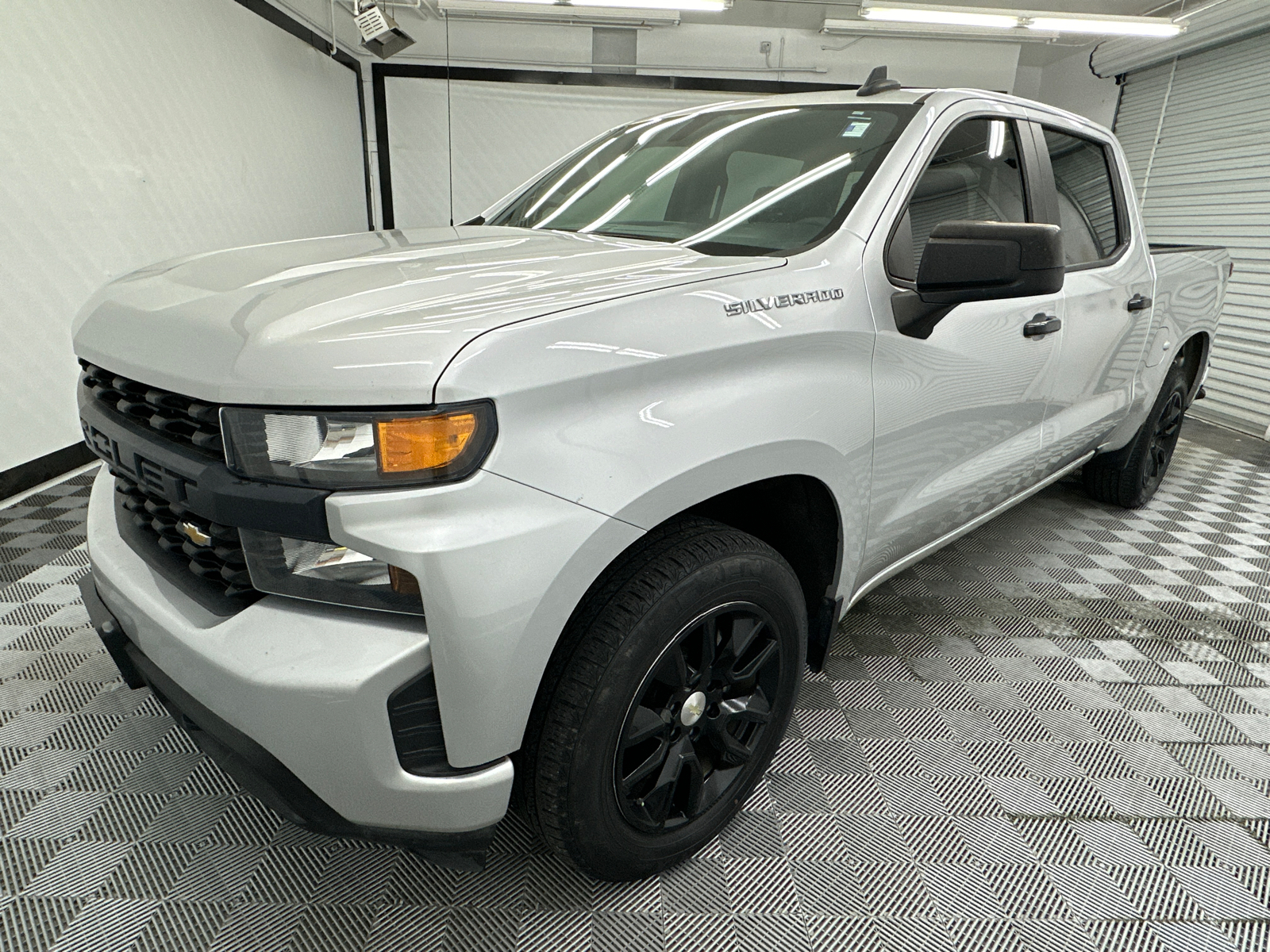 2020 Chevrolet Silverado 1500 Custom 1