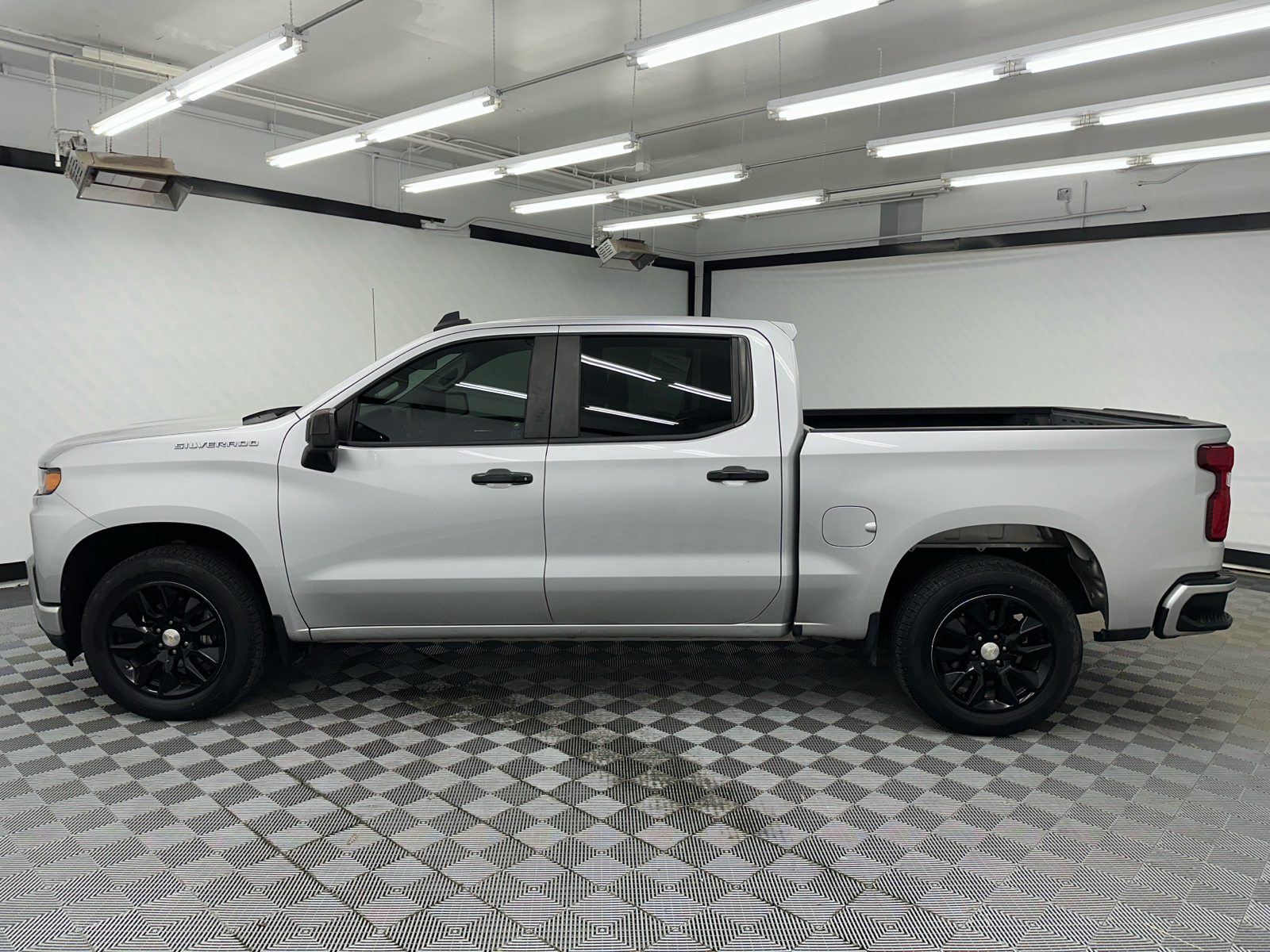 2020 Chevrolet Silverado 1500 Custom 2