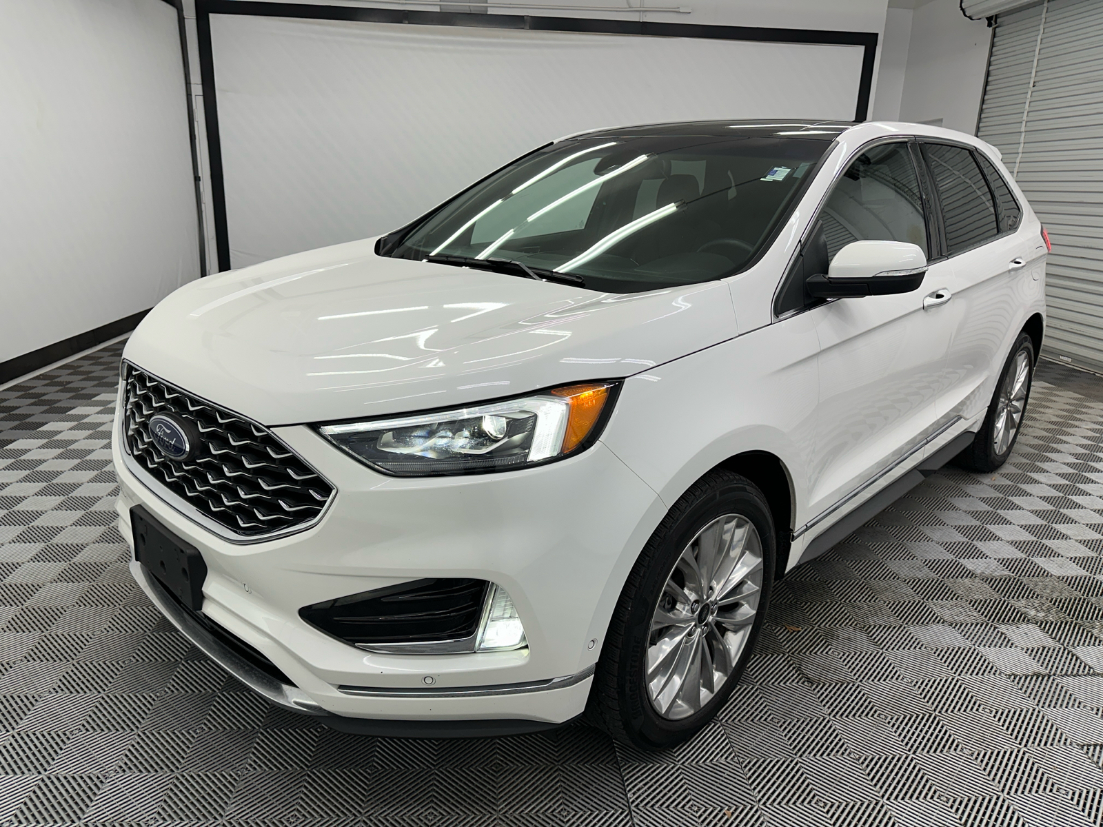 2020 Ford Edge Titanium 1