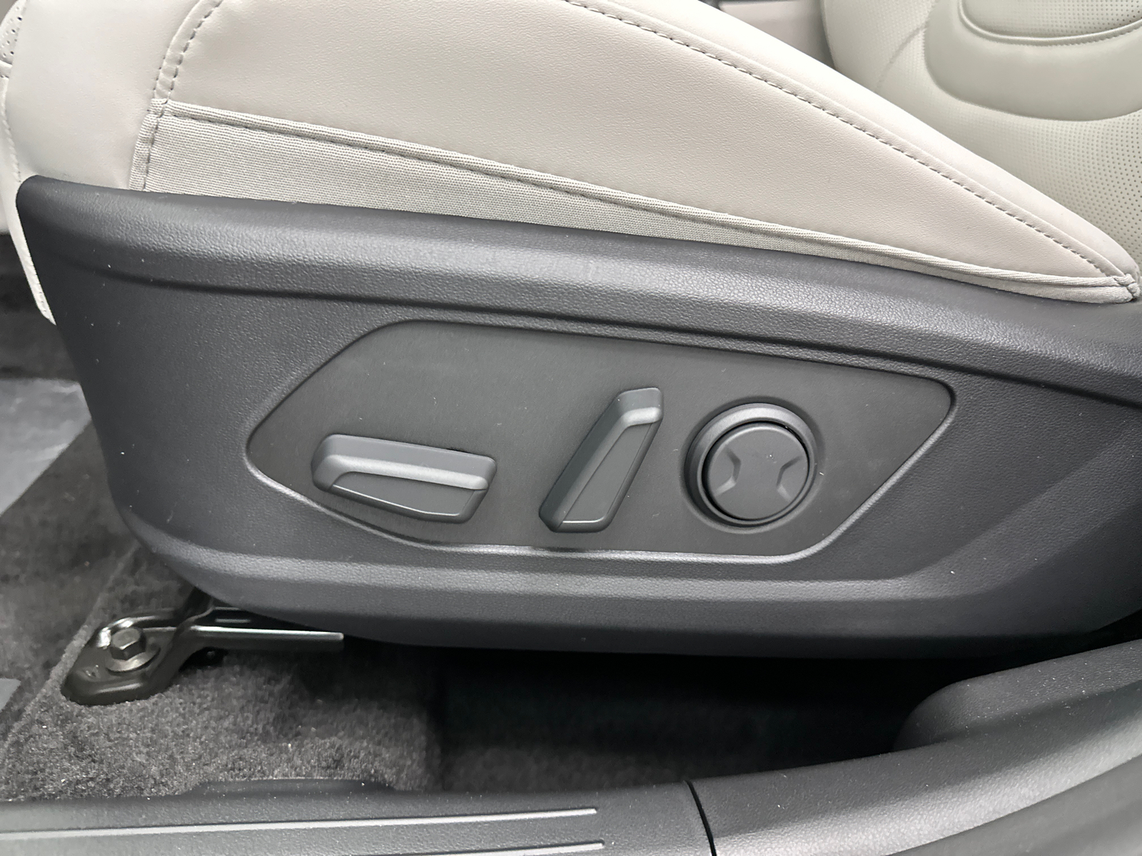 2025 Hyundai Tucson Hybrid SEL Convenience 10