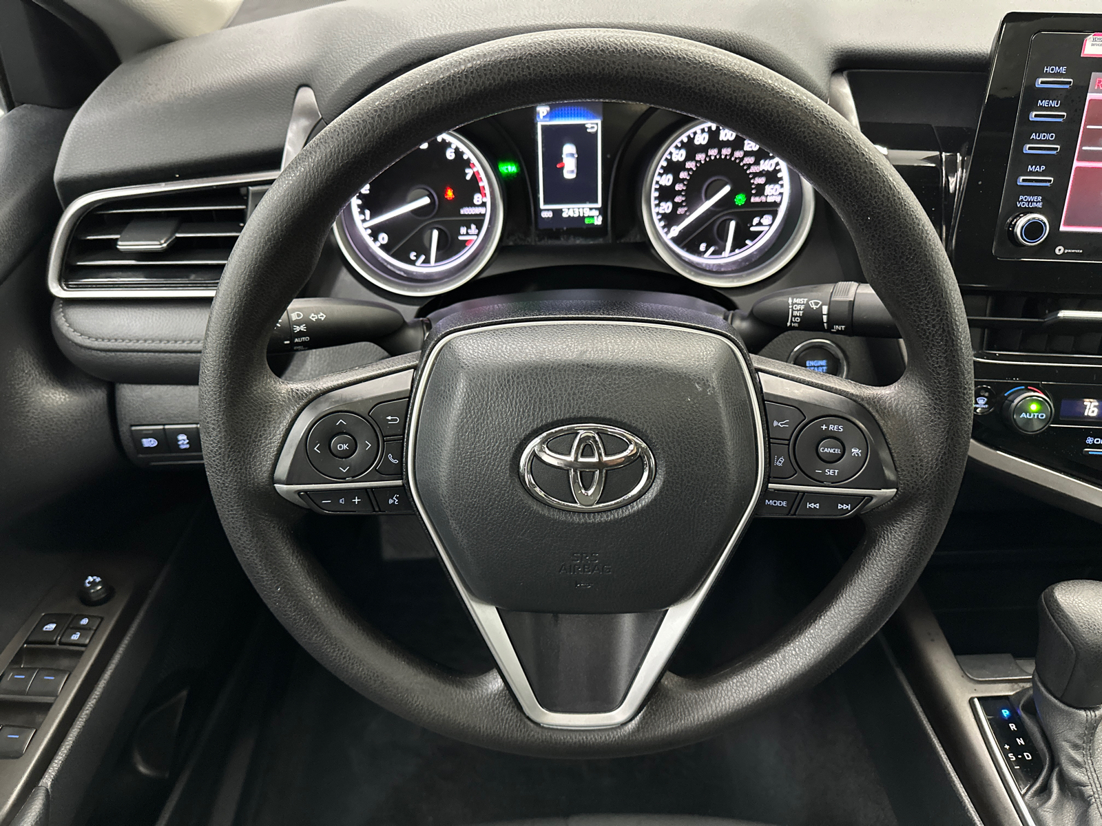 2024 Toyota Camry LE 24