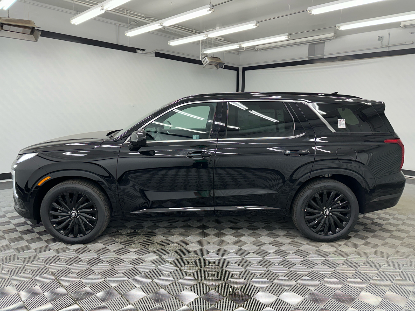 2025 Hyundai Palisade Calligraphy Night Edition 2