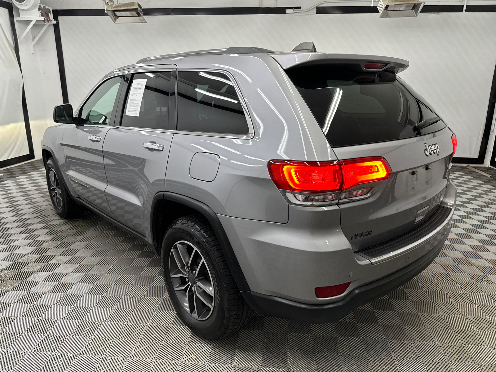 2019 Jeep Grand Cherokee Limited 3