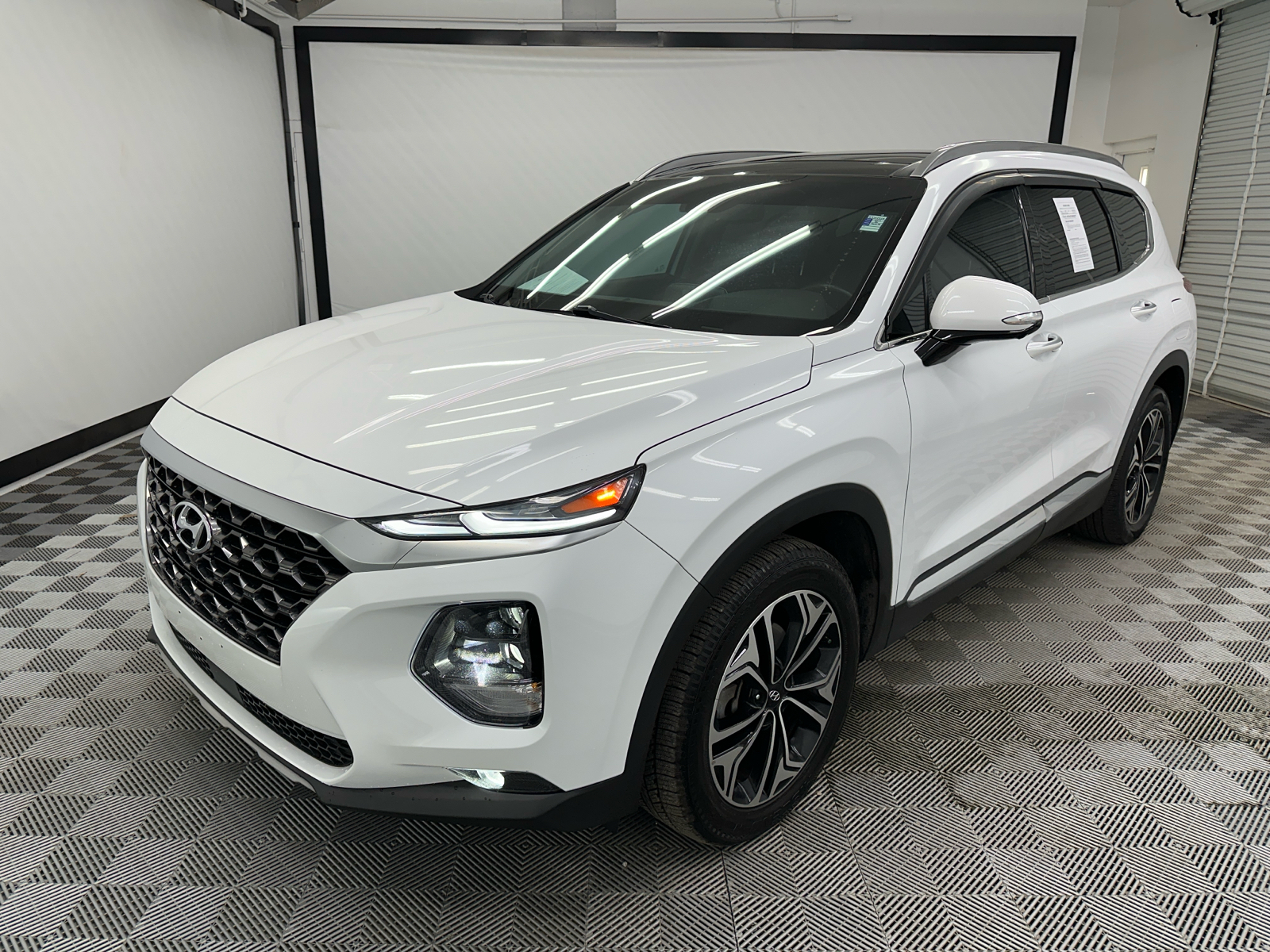 2019 Hyundai Santa Fe Ultimate 1