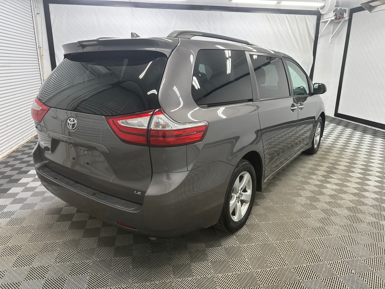 2019 Toyota Sienna LE 5