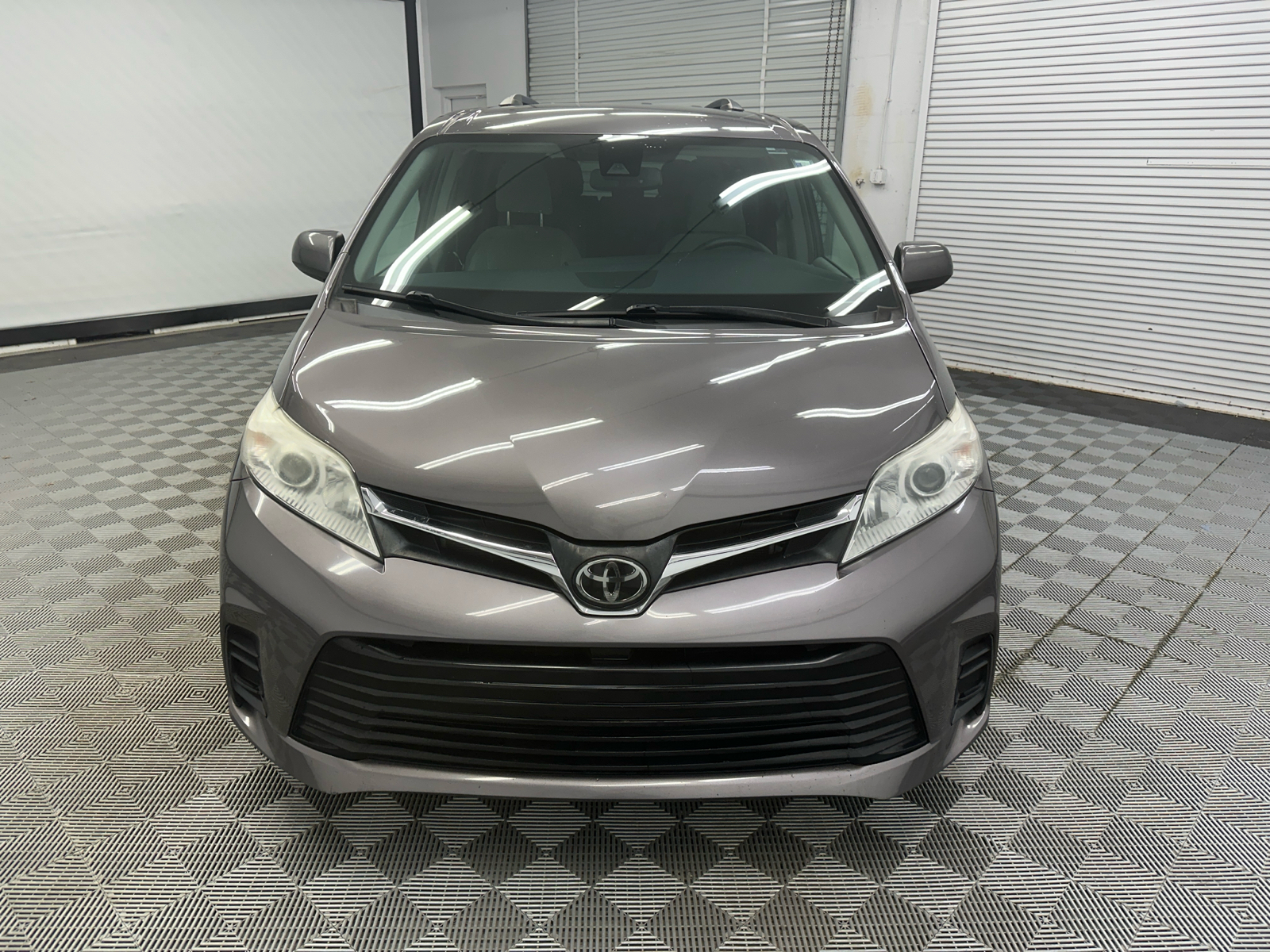 2019 Toyota Sienna LE 8