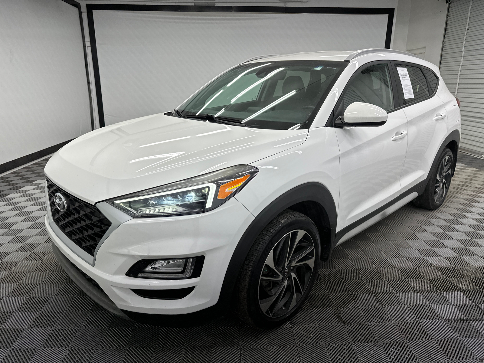 2020 Hyundai Tucson Sport 1