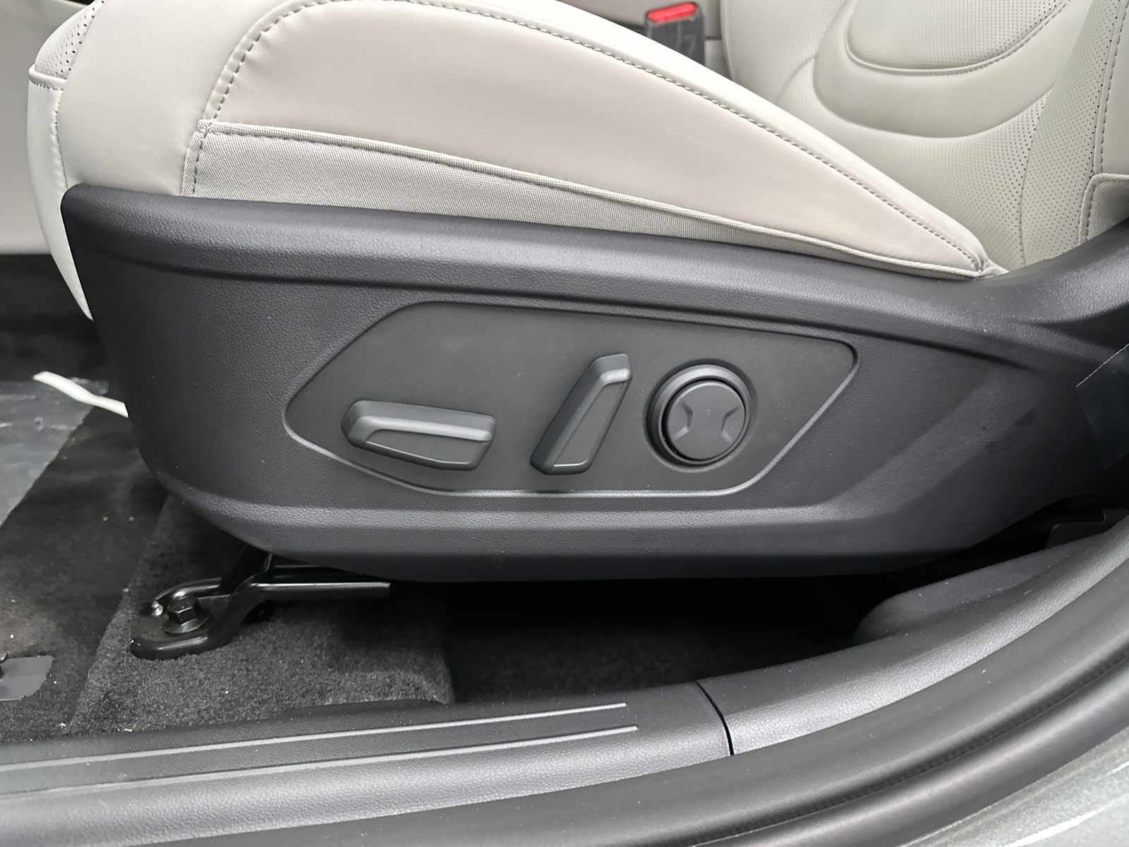 2025 Hyundai Tucson Hybrid SEL Convenience 10