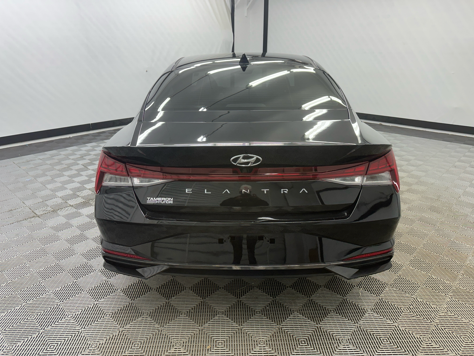 2023 Hyundai Elantra Limited 4