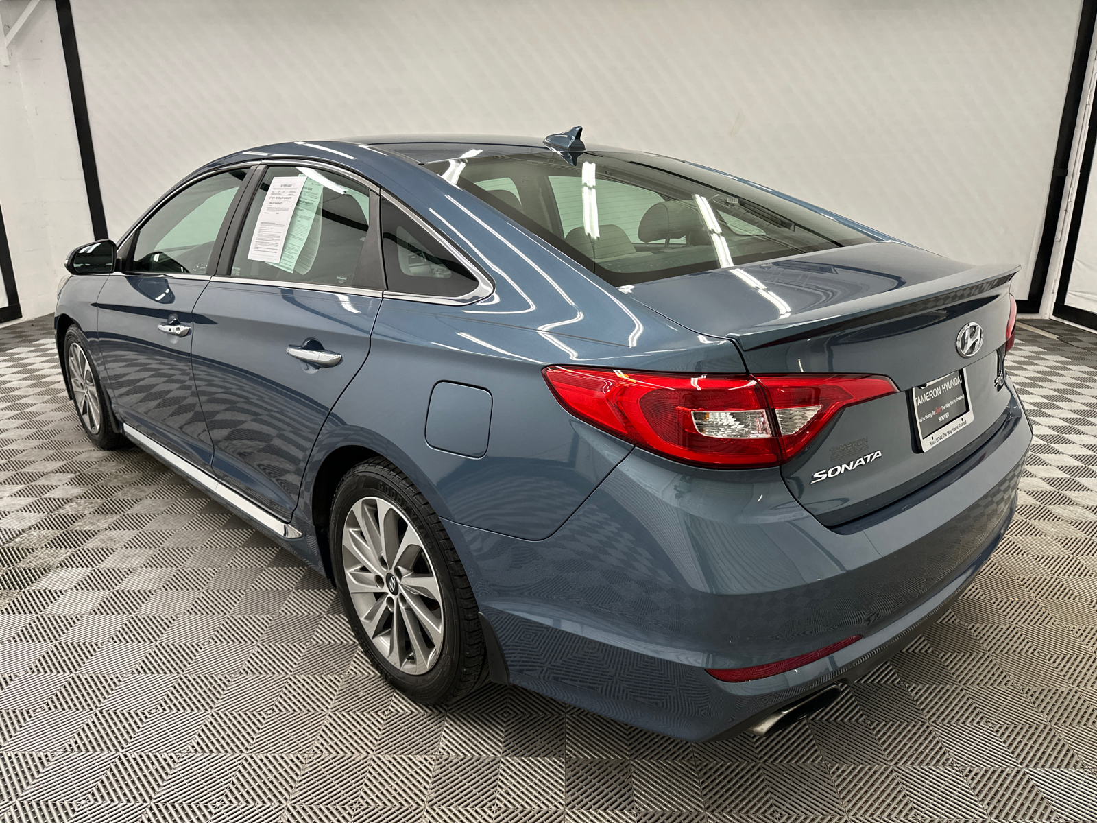 2016 Hyundai Sonata Base 3