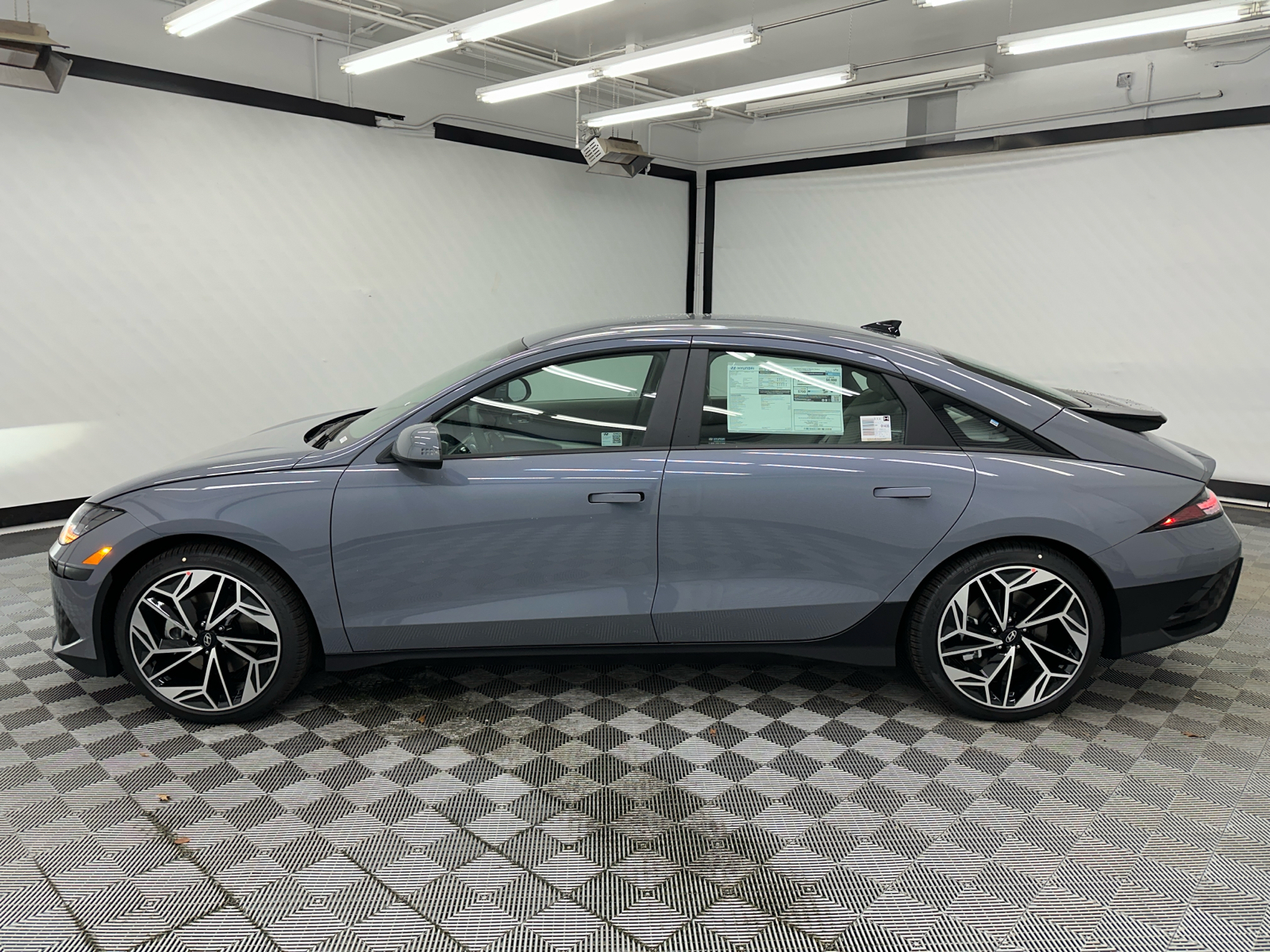 2025 Hyundai IONIQ 6 SEL 2