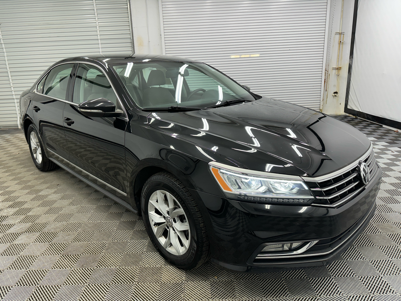 2016 Volkswagen Passat 1.8T S 7