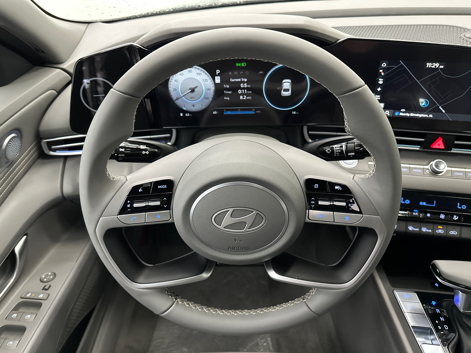 2025 Hyundai Elantra SEL 24