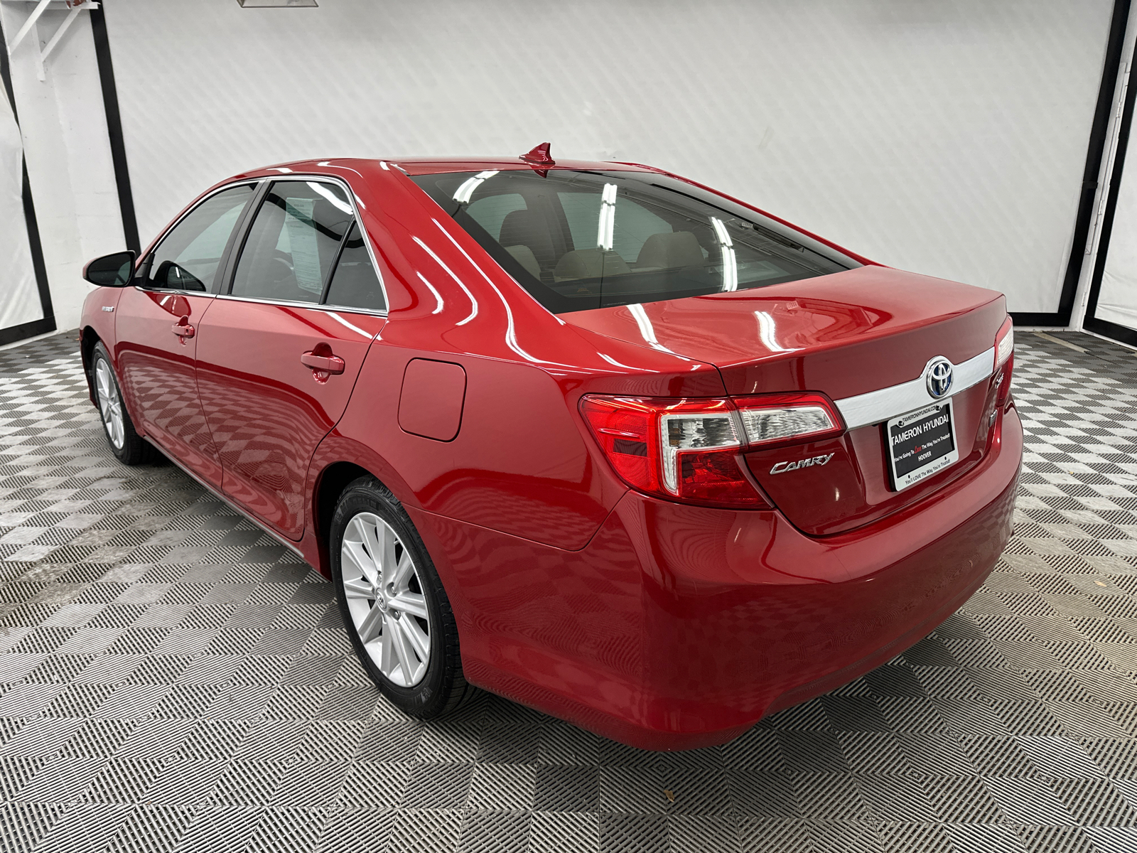 2012 Toyota Camry Hybrid XLE 3