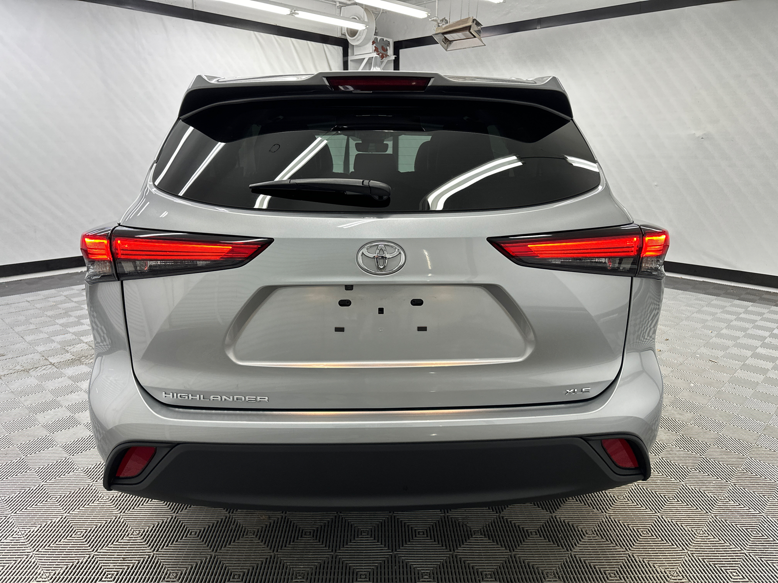 2023 Toyota Highlander XLE 4